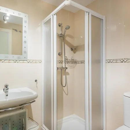 Apartment Wonderful 5 Minutes Flat Walk To The Centre Of